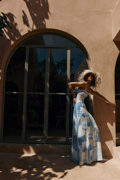 Rebecca Klein – Elegant and Stylish Women's Fashion for Every Event in a Luxurious Atmosphere