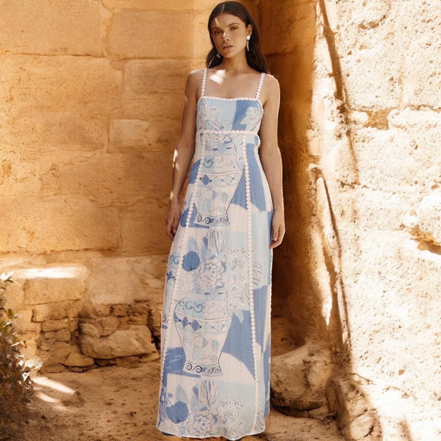 Rebecca Klein – Elegant and Stylish Women's Fashion for Every Event in a Luxurious Atmosphere