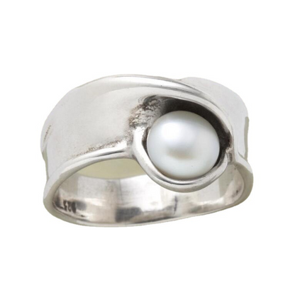Raileen – Elegant Vintage Style Embellished Pearl Ring