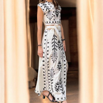 Elegant and Refreshing Summer Set with Contrasting Stitch and Unique Look