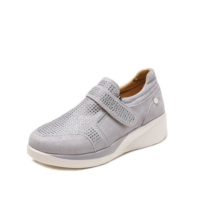 Spacious Comfort Basket with Elevated Sole for Elegant Design and Maximum Comfort
