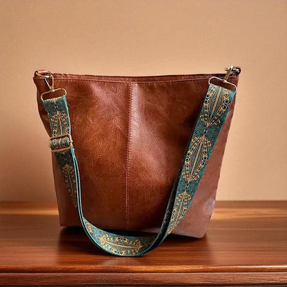 Perfect Vintage Leather Shoulder Bag with Stunning Design | Tamar's Vintage Charm
