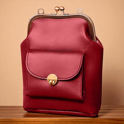 Vintage Max Messenger Bag – The Unique Retro Accessory That Completes Grace's Style