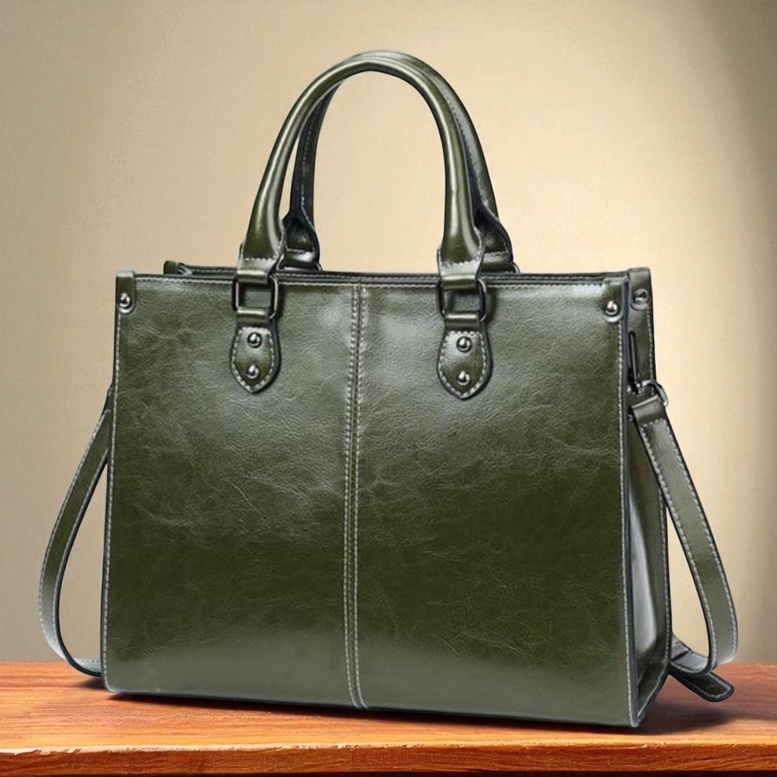 Elegant Storage Bag with Classic Design and Stylish Comfort