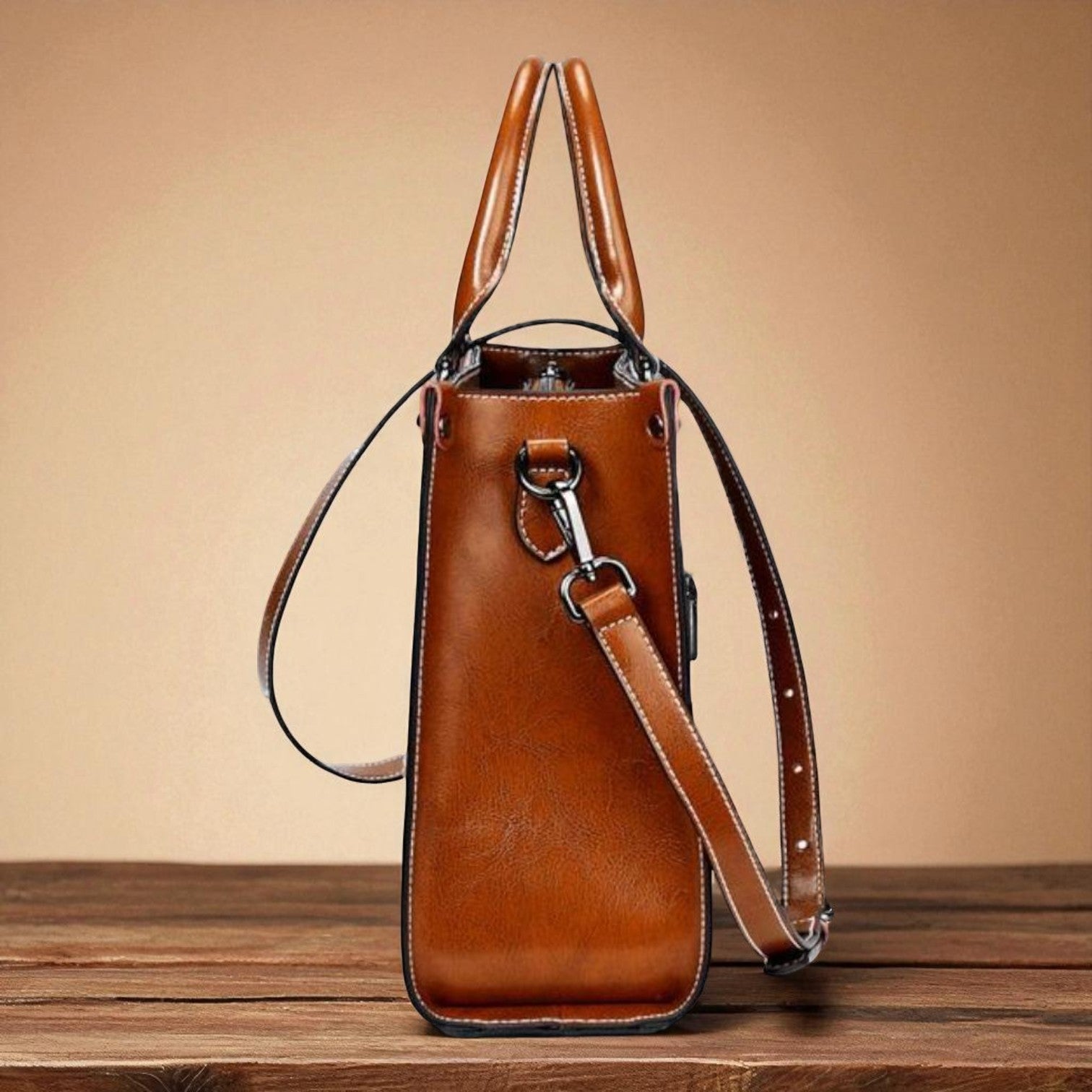 Elegant Storage Bag with Classic Design and Stylish Comfort