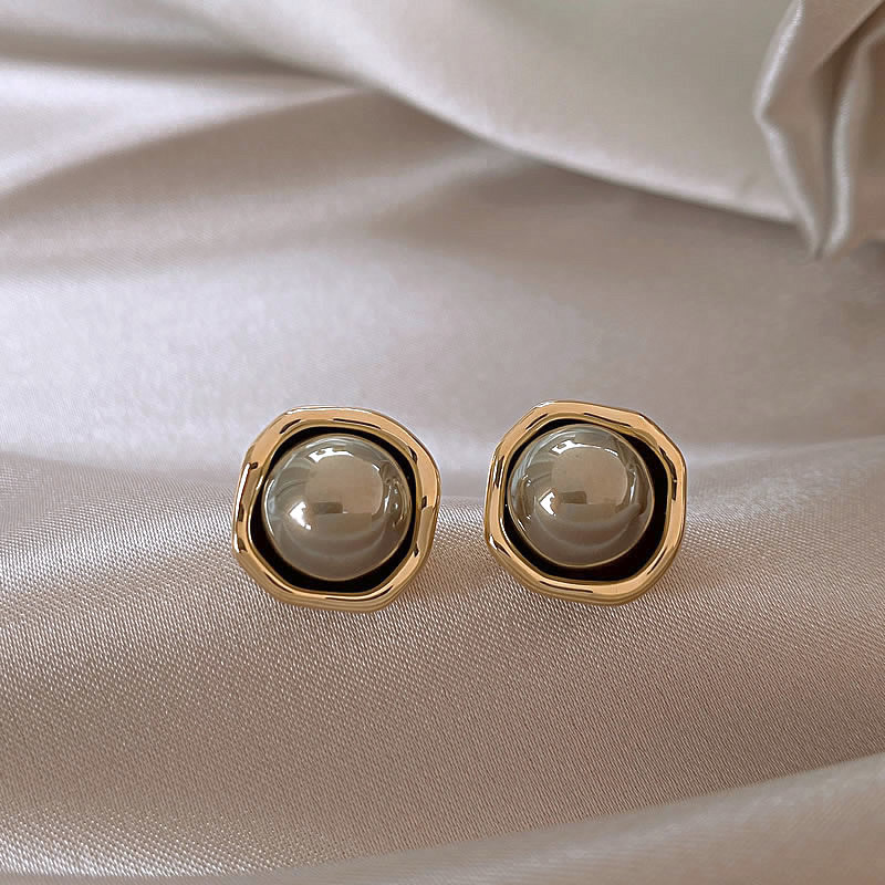 Elegant black pearl designer earrings for women